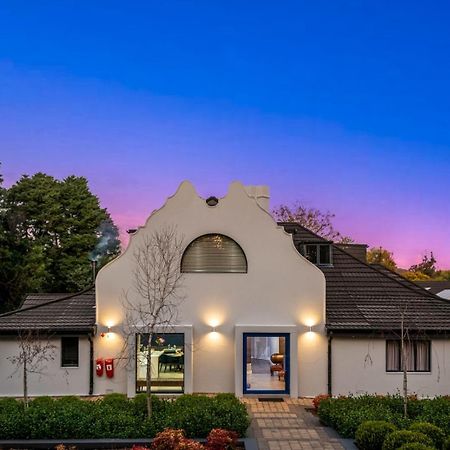 30 On Whites Guesthouse ブルームフォンテーン エクステリア 写真